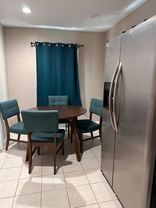 Апартаменты Bright 2Br Apt 8 Min To Jfk And 5 Min To Mall Валли-Стрим Экстерьер фото